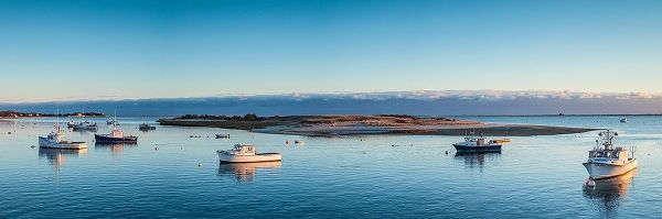 New England-Massachusetts-Cape Cod-Chatham-Chatham Harbor-dawn